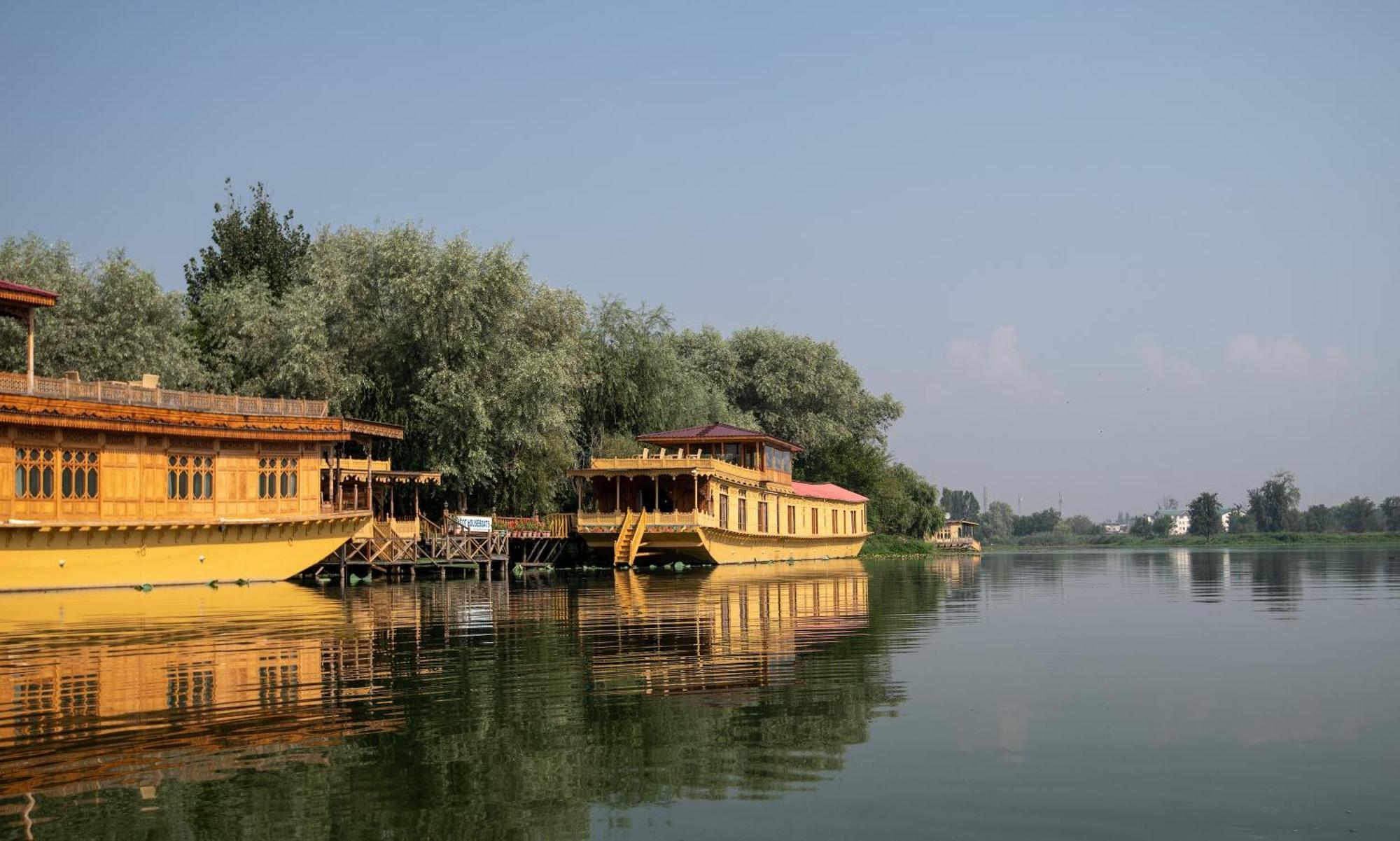 Hotel Mascot Houseboats Srīnagar Exterior foto